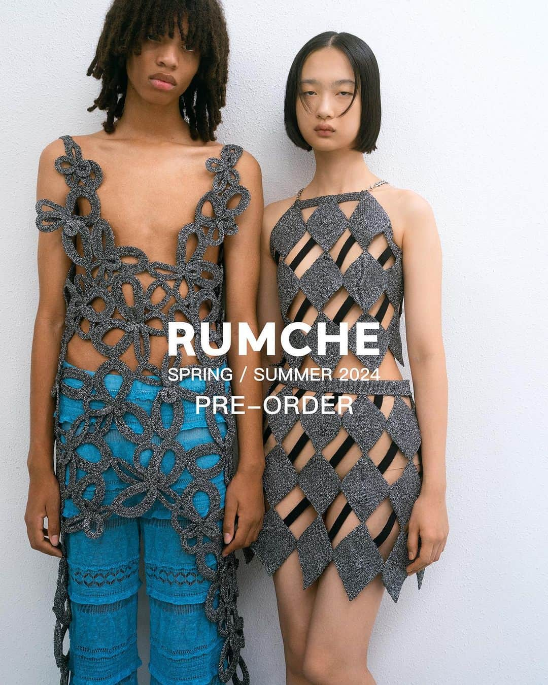 Rumchéのインスタグラム：「RUMCHE SPRING / SUMMER 2024 PRE-ORDER 先行受注会のお知らせ  先日のRUNWAY SHOWで発表したSS24コレクションの 先行受注会をアトリエにて開催いたします。  どなたでもご来場いただけますので みなさまお気軽にご来場くださいませ。  ●日時： 2023年9月29日(金) 14:00-19:00 2023年9月30日(土) 11:00-15:00  ●場所： atelier RUMCHE 東京都目黒区青葉台1-6-61  また、ご好評につきRUMCHE ONLINEでも9/30(土)23:59まで、プレオーダーを延長いたします。 SS24コレクションの一部アイテムが 送料無料、ポイント5倍にてご予約いただけますので この機会にぜひご利用ください。  #RUMCHE #先行受注会」