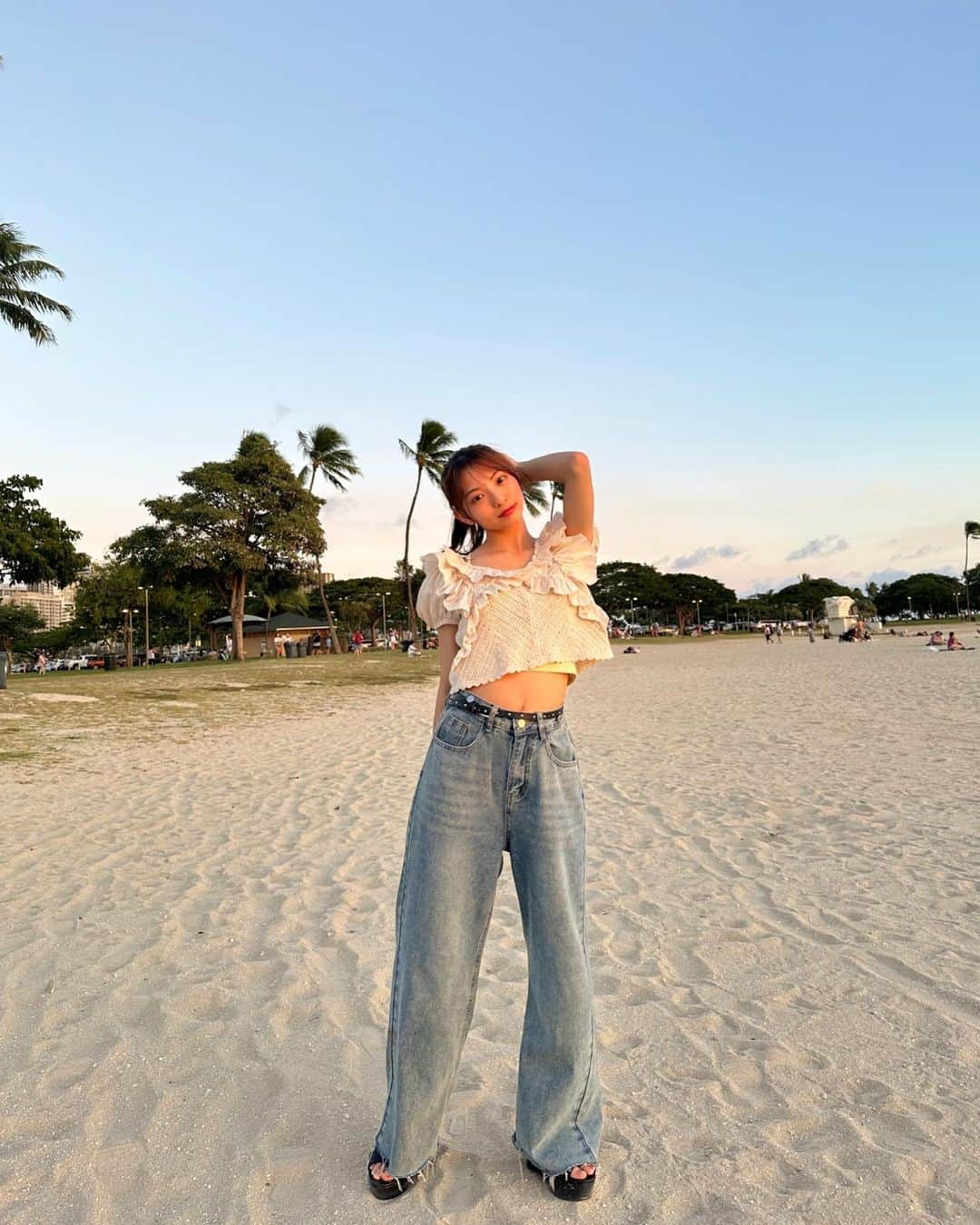 のインスタグラム：「お久しぶりです。れんれんです。  実は1週間くらいハワイにいってました🌴  これからのんびーりとハワイ投稿していきます🤭💕  #hawaii #ハワイ #ハワイ旅行 #海 #ビーチ #waikiki #aramoanabeachpark #beach #プラチナムプロダクション #jd #rq #model #japan」