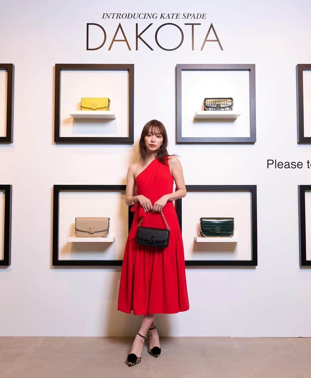 内田理央のインスタグラム：「Kate Spade Dakota🎗 9/28-10/1 まで一般開催されるPop up event「Kate Spade Dakota Event」にお邪魔しました！ アートの展示もあって、わくわくする空間でした♡ プリクラも撮ったよ❤️  @katespadejapan  #katespadejapan #katespadenydakota #ケイトスペードダコタ #ケイトスペードアドベンチャー」