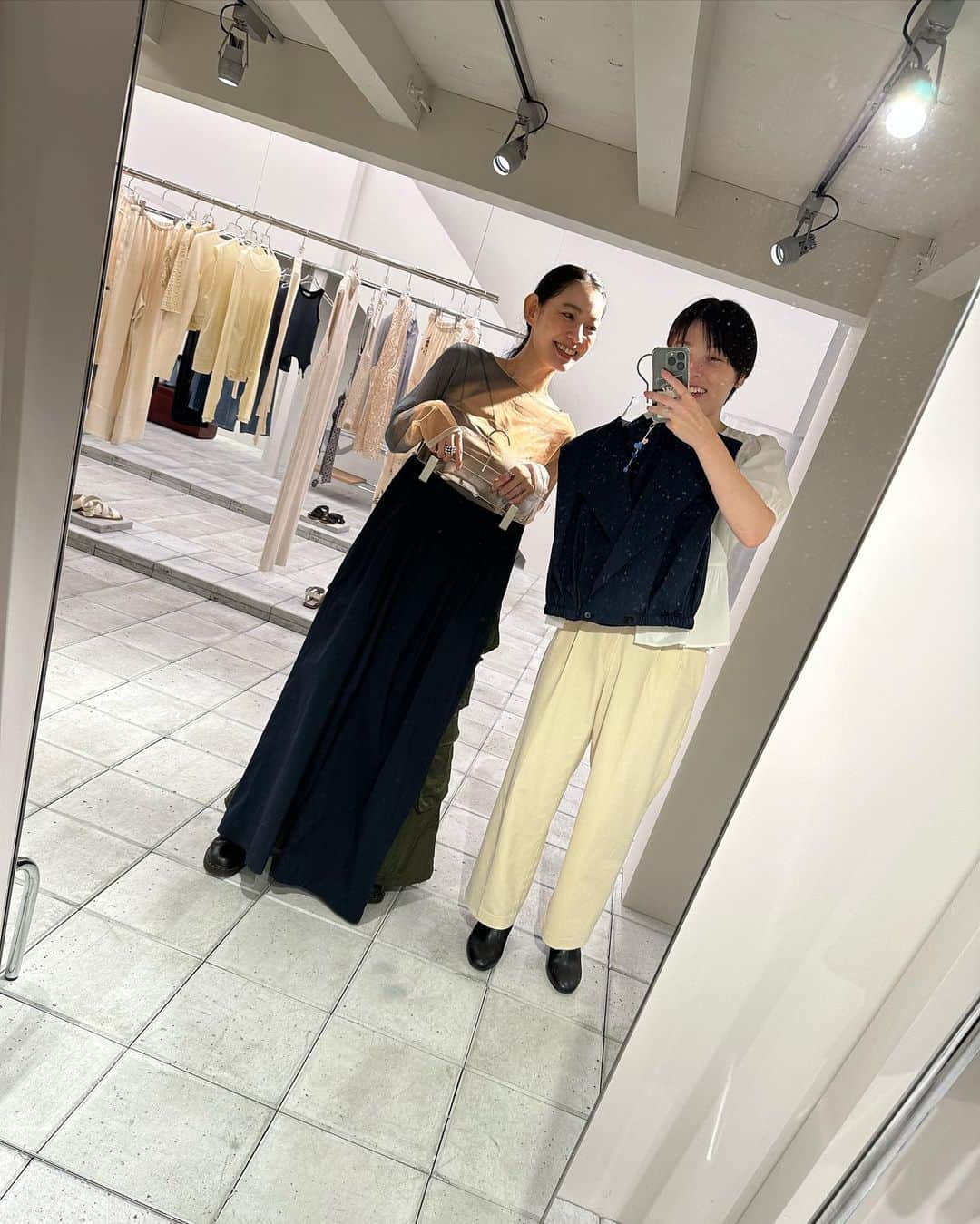 誠子さんのインスタグラム写真 - (誠子Instagram)「すっごくときめくお洋服みつけた。🙊🤍 誘ってくれたゆりえちゃん、ありがとう。 @todayful_」9月28日 22時20分 - seiko_1204
