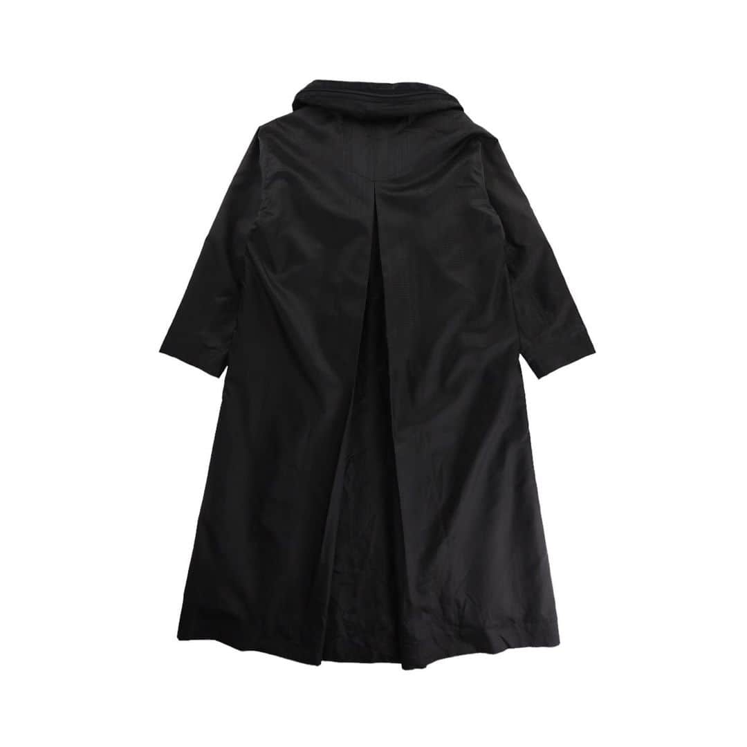SANKAKUさんのインスタグラム写真 - (SANKAKUInstagram)「. Japanese brand nylon coat  着用モデル:174cm - - - - - いつまでも恐れ多い存在です。 やっぱりめちゃくちゃかっこいいんですね。 欲しい… - - - - -  高円寺OTSUで15年培った経験を活かし、新形態でより都会的でクリーンなアイテムを提案致します。1点,1点をセレクトとし、古き良き物を現代に落とし込む高感度な古着屋です。  "OTSU TOKYO"ならではの洗練されたアイテムをたっぷりご用意しております。メンズ,レディース,幅広い年齢層に楽しんで頂けるお店になってるかと思います。 是非ご来店お待ちしております☺︎  - - - - - #古着屋 #下北沢 #デザイナーズ古着」9月28日 22時27分 - otsu_tokyo