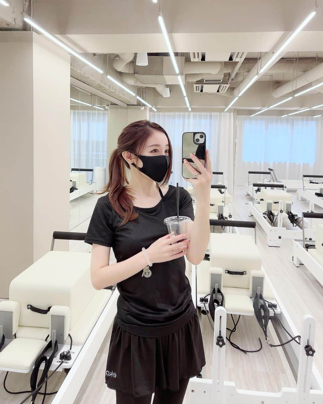 東條恭子のインスタグラム：「☁️☁️☁️ ⁡ 𝐩𝐢𝐥𝐚𝐭𝐞𝐬 @pilates_thesilk_official 🕊🤍 銀座一丁目店がNEW OPEN ✔︎✔︎ @pilates_thesilk_ginza1st じわじわくるピラティス好きです🫶🏻♡  (BGMは韓国ドラマ#生まれ変わってもよろしく  の好き!って思うシーンでよく流れた曲🤭🎧✨)  #マシンピラティス #リフォーマー #thesilk #pilates #ピラティス #ピラティススタジオ #リフォーマーピラティス #ピラティスレッスン #ピラティスマシン #銀座 #ボディメイク」