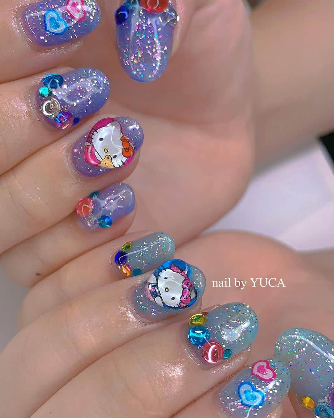 YUCAのインスタグラム：「ฅ^•ω•^ฅkitty♡ ⁡ ⁡ ⁡ #キャラネイル #キティネイル #nail #ネイル #젤네일 #네일  #tettynail #유카네일 #美甲 #yucanail」