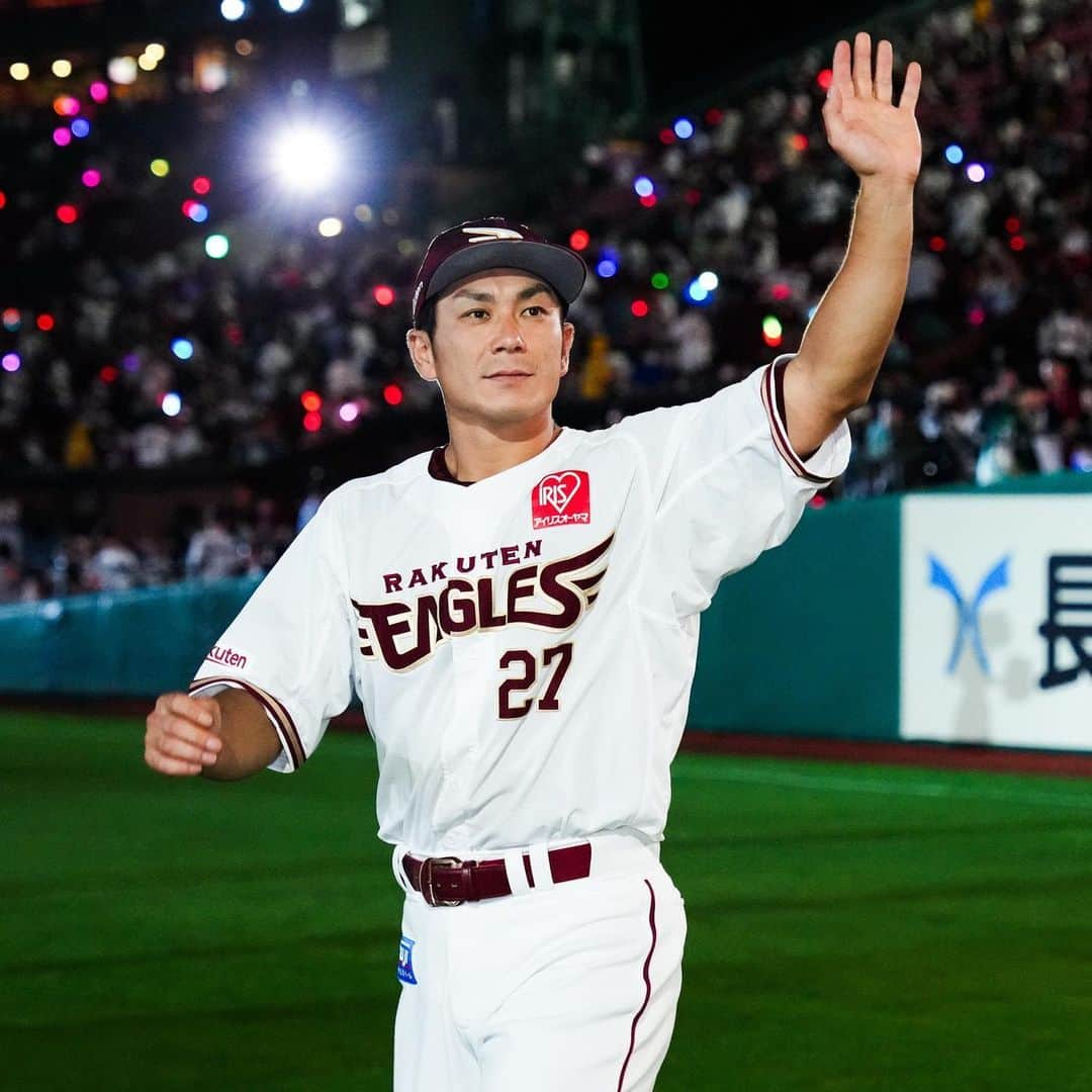 東北楽天ゴールデンイーグルスさんのインスタグラム写真 - (東北楽天ゴールデンイーグルスInstagram)「⚾️  ⚾️E 9-5 B⚾️  1点ビハインドの8回に6安打5得点の猛攻で逆転勝利‼️‼️ 岡島選手が同点タイムリー👍🏼辰己選手は勝ち越し犠牲フライ🌈 そして小郷選手が3安打3打点と守備でもファインプレー🦅 鈴木大地選手が2回に5号ソロ🔥小深田選手は3安打1盗塁🎂 さらに浅村選手と村林選手が2安打1打点👏🏼👏🏼 投げては2番手の内選手が3回無失点のナイスピッチング💯 8回を無失点に抑えた安樂選手が3勝目✨✨ 4点差の9回は松井裕樹選手がしっかり三者凡退👌🏼 そしてレギュラーシーズンのホームゲームは残り3試合🏟️🙌🏼  #鷲が掴む #rakuteneagles #辰己涼介  #岡島豪郎 #安樂智大  #内星龍  #松井裕樹 #鈴木大地 #小郷裕哉  #小深田大翔  #浅村栄斗 #太田光 #村林一輝」9月28日 22時40分 - rakuten_eagles