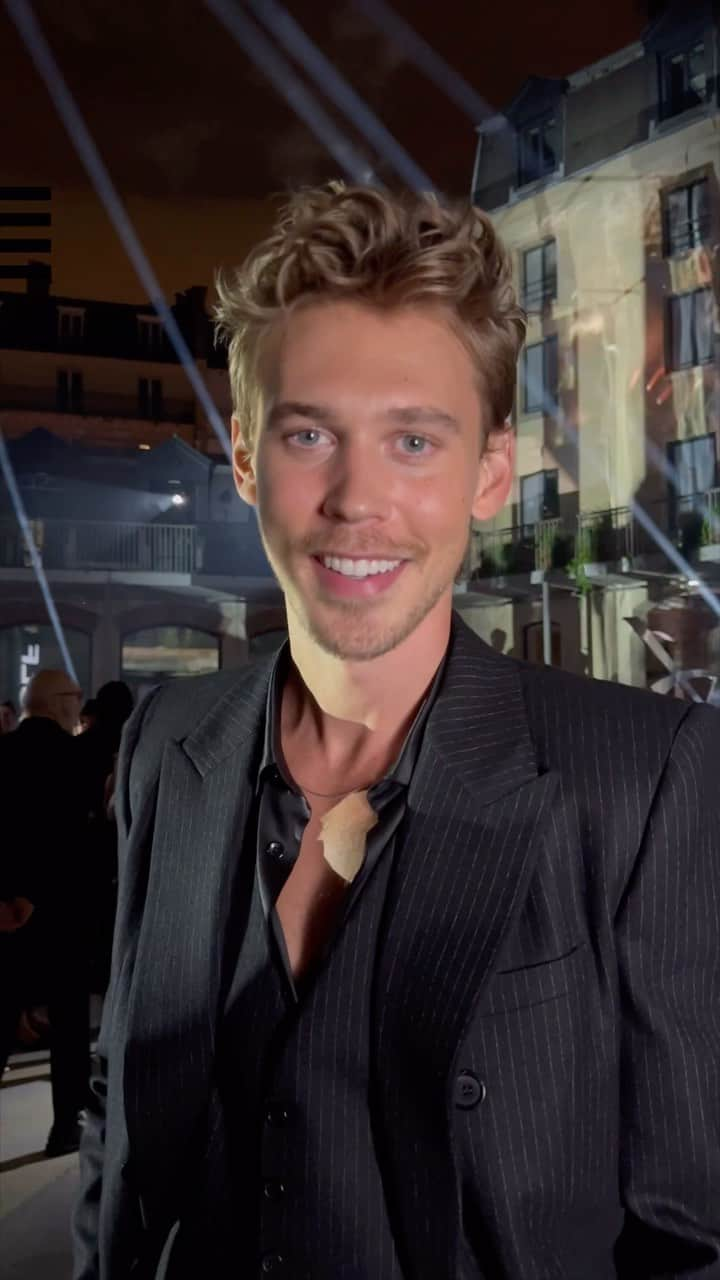 セフォラのインスタグラム：「Throwback sur la MYSLF Party en compagnie d’ @austinbutler, le nouvel ambassadeur de la fragrance MYSLF signée @yslbeauty 🔥  Retrouvez le parfum en magasin, sur l’app et sur sephora.fr. #SephoraFrance #YSLBeauty #Fragrance」