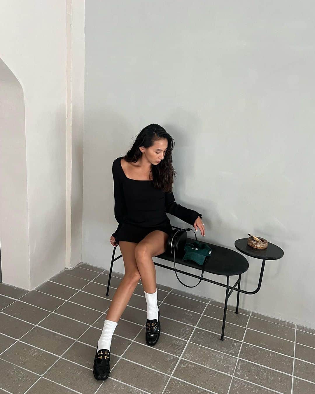 のインスタグラム：「@alexiastam_official  秋しかできないコーデ、たのしも~~🤎🦓」
