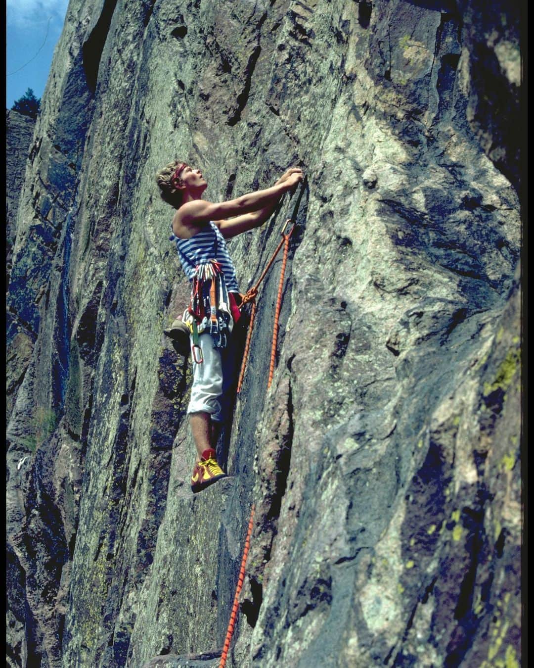ウド・ノイマンさんのインスタグラム写真 - (ウド・ノイマンInstagram)「My first rock climbing trip to the US, forty years ago with @ingoheyland  After climbing not even for one years we felt experienced enough to takle Yosemite bigwalls. The book Yosemite climber and the books and photos of Reinhard Karl was the reason I was fascinated with climbing after all! Our plan was to warm up in the classic areas of the time while hitchhiking across the US. Well, things went not according to plan and it still gives me shivers what careless idiots we were and how easily things could have gone terribly wrong on this trip. From getting robbed by raccoons on the first night to endlessly waiting for a lift, for traveling like we did you have to be young and ignorant. After hideous adventures we arrived Eldorado Canyon were we managed to get caught by violent storms during every climb. In Colorado we also finally realized that we needed a car. We got ourselves a Buick Belair that we drove without insurance to and around California. As you can see, we didn’t have friends (the only camping devices at the time) which, looking back, might have saved us from getting ourselves into even more trouble like for example climbing past the point of no return on Half Dome. I did the climbs and big walls that we attempted more than ten years later and was shocked about our arrogance. The end of the trip we stayed in Joshua Tree where it was way to hot for climbing but I fell in love with the place and made plans to stay for longer, what I did during the winter of 1985-1986, but this is a different story. Let me know if you have questions to the respective photos. Music inspired by the 10-song rotation radio stations played in the summer of 1983. #rockclimbing #adventureofalifetime #yosemitenationalpark #bigwallclimbing」9月28日 22時51分 - _udini_
