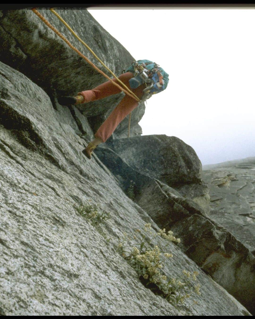 ウド・ノイマンさんのインスタグラム写真 - (ウド・ノイマンInstagram)「My first rock climbing trip to the US, forty years ago with @ingoheyland  After climbing not even for one years we felt experienced enough to takle Yosemite bigwalls. The book Yosemite climber and the books and photos of Reinhard Karl was the reason I was fascinated with climbing after all! Our plan was to warm up in the classic areas of the time while hitchhiking across the US. Well, things went not according to plan and it still gives me shivers what careless idiots we were and how easily things could have gone terribly wrong on this trip. From getting robbed by raccoons on the first night to endlessly waiting for a lift, for traveling like we did you have to be young and ignorant. After hideous adventures we arrived Eldorado Canyon were we managed to get caught by violent storms during every climb. In Colorado we also finally realized that we needed a car. We got ourselves a Buick Belair that we drove without insurance to and around California. As you can see, we didn’t have friends (the only camping devices at the time) which, looking back, might have saved us from getting ourselves into even more trouble like for example climbing past the point of no return on Half Dome. I did the climbs and big walls that we attempted more than ten years later and was shocked about our arrogance. The end of the trip we stayed in Joshua Tree where it was way to hot for climbing but I fell in love with the place and made plans to stay for longer, what I did during the winter of 1985-1986, but this is a different story. Let me know if you have questions to the respective photos. Music inspired by the 10-song rotation radio stations played in the summer of 1983. #rockclimbing #adventureofalifetime #yosemitenationalpark #bigwallclimbing」9月28日 22時51分 - _udini_