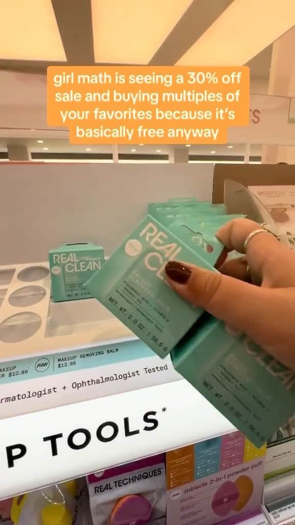 Real Techniquesのインスタグラム：「The math is mathing on this one 😏  Run to @ultabeauty for 30% off ALL of your favorite RT tools 🧡」