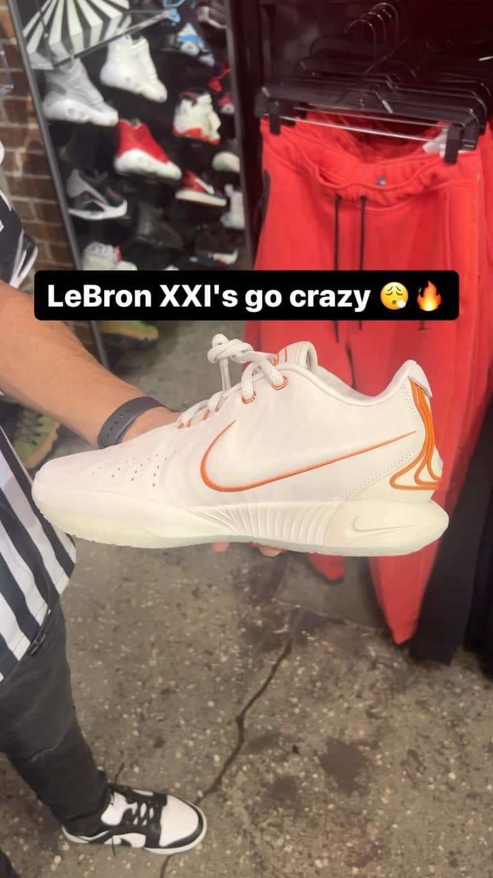 のインスタグラム：「True or False? The LeBron 21 might be one of his best ever 🔥  Peep the details & grab this all new silhouette in the 'Akoya' colorway online now.」