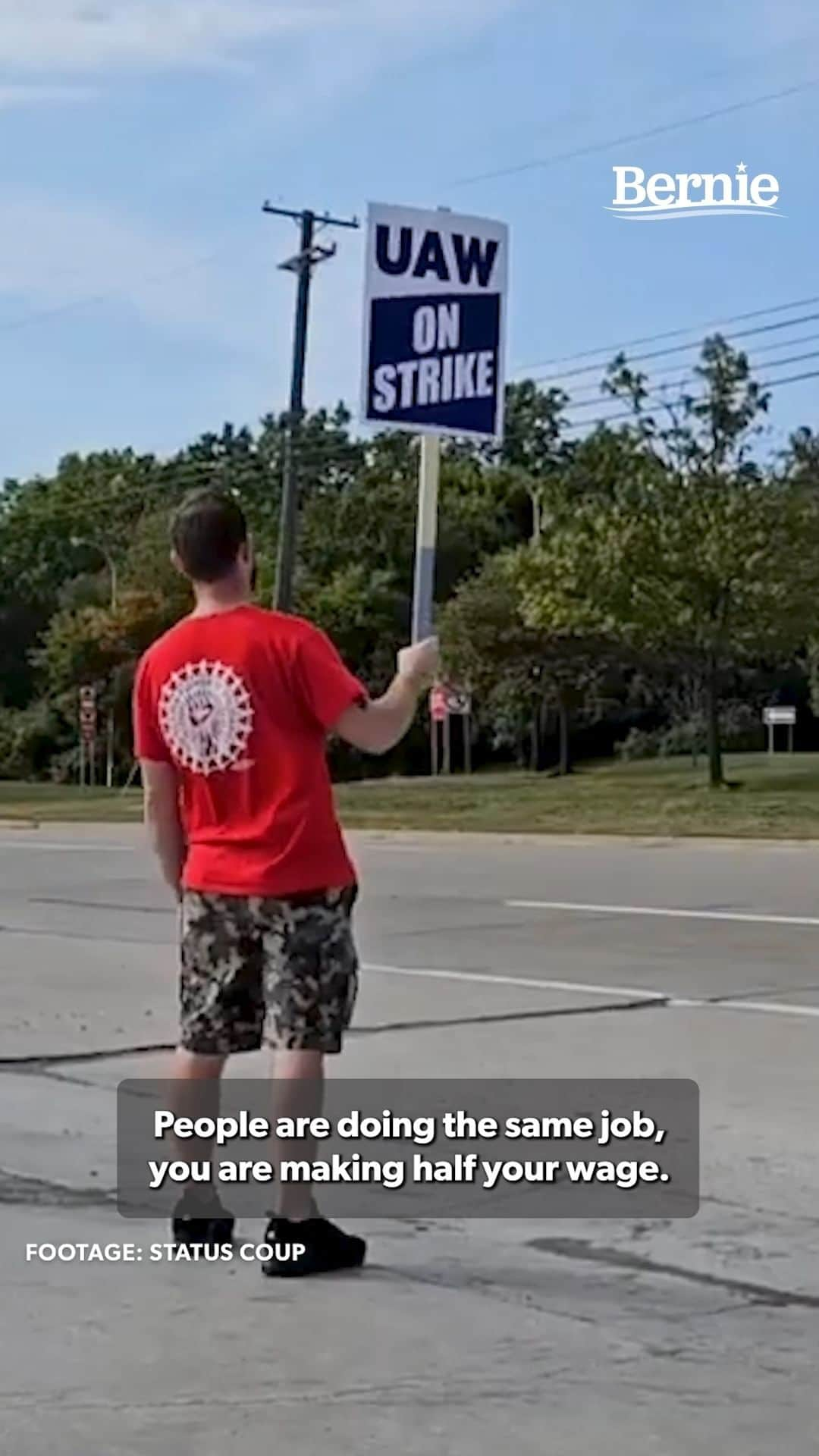 バーニー・サンダースのインスタグラム：「What the UAW is fighting for is not radical. It is the totally reasonable demand that autoworkers, who have made enormous financial sacrifices over the past 40 years, finally receive a fair share of the record-breaking profits that their labor has generated.」