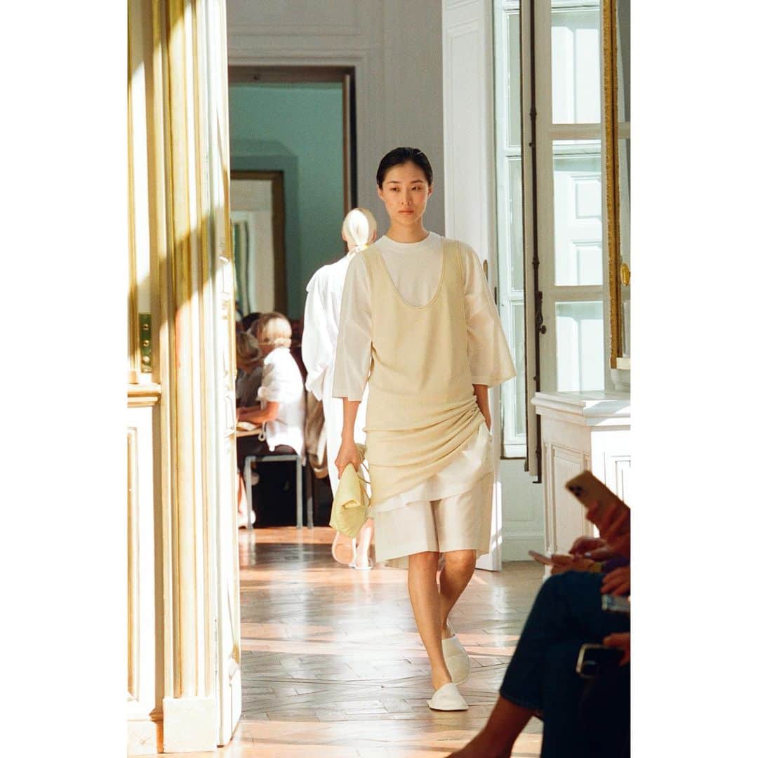THE ROWさんのインスタグラム写真 - (THE ROWInstagram)「Summer 2024 Womenswear Collection」9月28日 23時02分 - therow