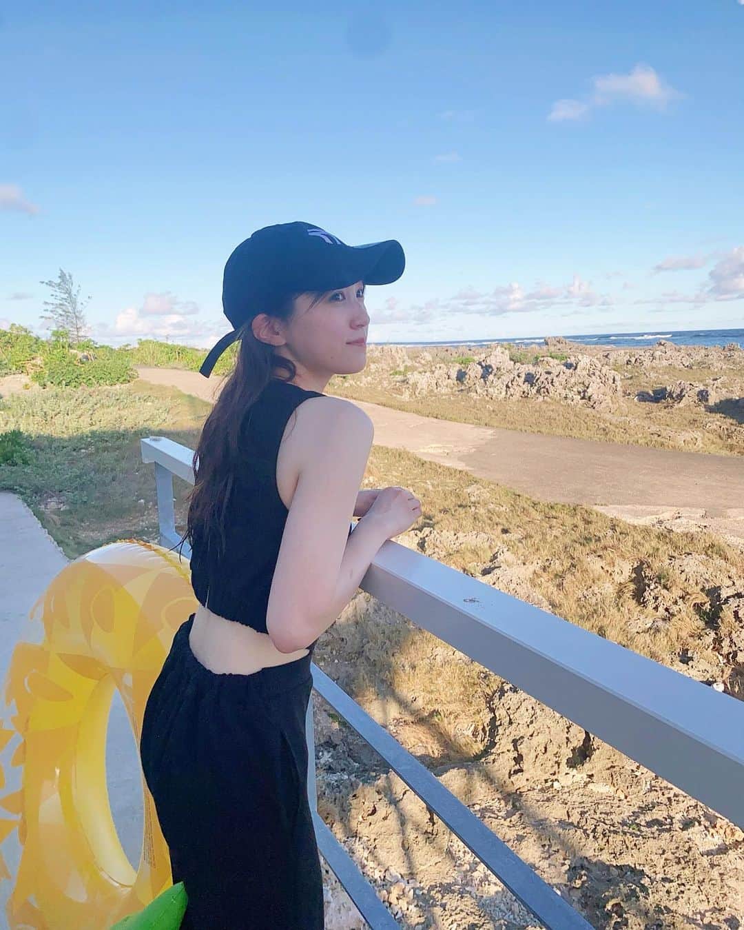 坂本 愛玲菜のインスタグラム：「夏の思い出ー！  ずっと行きたかった #宮古島 🏝️ フォルダ見返すだけで 幸せな気持ちになる… また行きたい🥲  この服も一枚繋がってて 楽ちんお気に入り♡ #ere私服」
