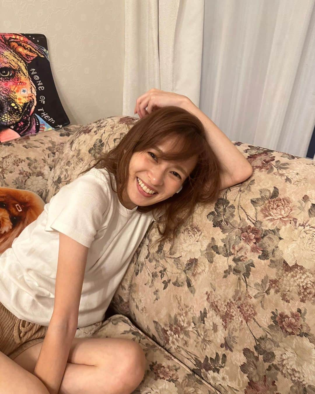 町田亜里香さんのインスタグラム写真 - (町田亜里香Instagram)「とても久々に投稿します🌙ˊ˗ さぼりまくりです。はい。 頑張ります。  1.じゅなと♡ 2.3.4.じゅな撮影📷 3.4に関してはノーマルカメラ🙄  ノーマルカメラ……笑  #娘 #16歳差親子 #親子 #jc3  #ママと娘 #ノーマルカメラ」9月28日 23時21分 - ari_gram_111