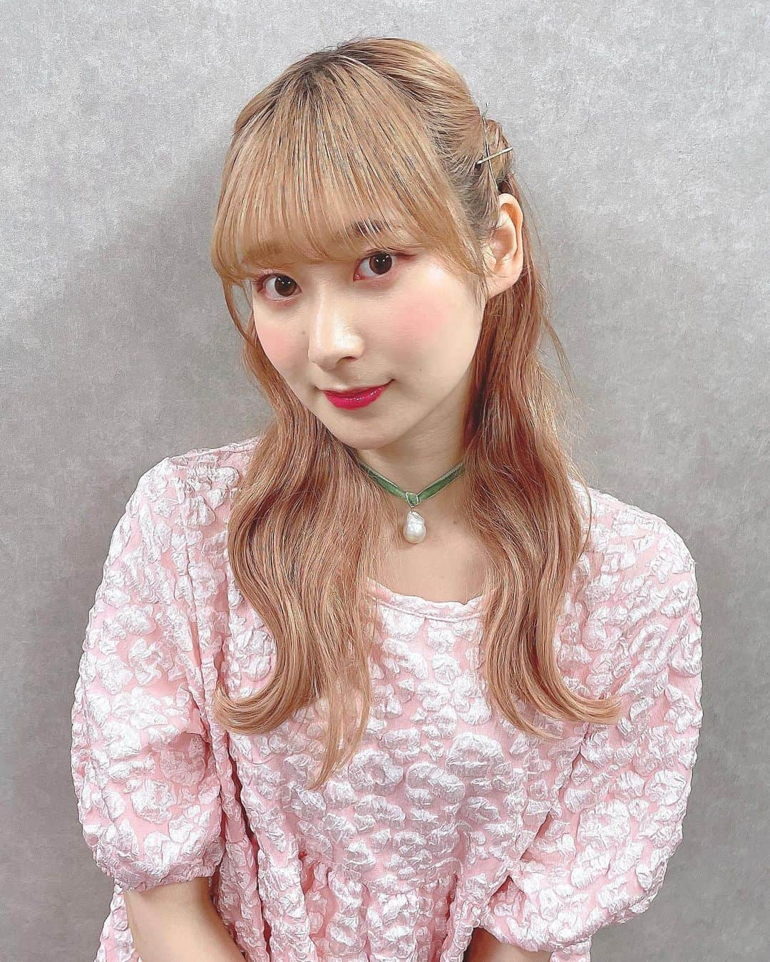 山下七海さんのインスタグラム写真 - (山下七海Instagram)「そろそろロングヘアさよならだよ🍁❣️ 寂しいー！！  #猫かぶ #ヘアメイク #ヘアアレンジ  ロングヘアさよならなのはエクステを取るって意味ね♪ またいつかロングヘアなります🌟」9月28日 23時28分 - aishite773