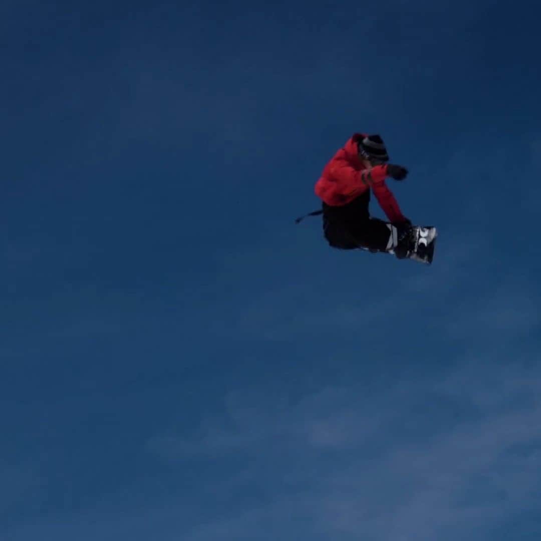 hurleyのインスタグラム：「@seanfitzsimons putting our new snow gear to the test. Spoiler alert: it passed 💯」