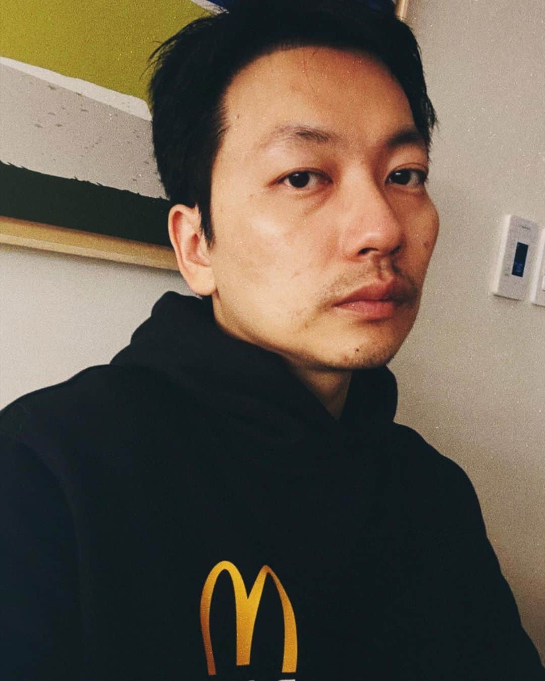 のインスタグラム：「후드꺼냈지뭐」