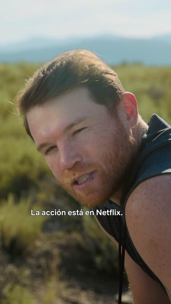 サウル・アルバレスのインスタグラム：「Yo soy el campeón y Netflix trae la acción | I bring the action in the ring, Netflix brings the action on screen.  Nos vemos el sábado 🥊 #LaAcciónEstaEnNetflix #nobodyhitslikenetflix」