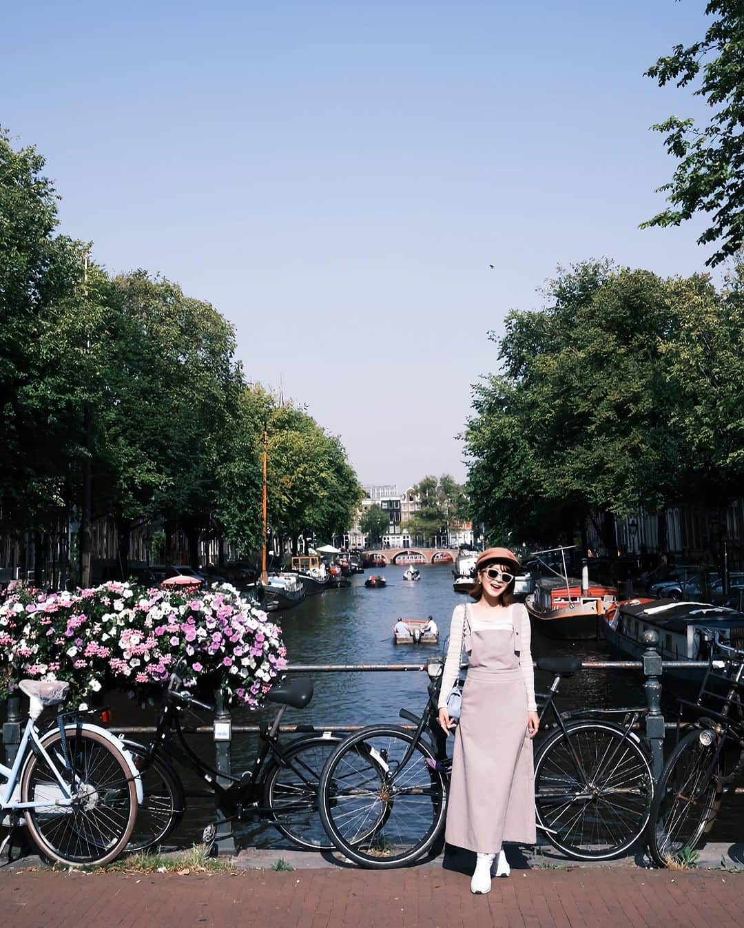 郭圈圈さんのインスタグラム写真 - (郭圈圈Instagram)「🇳🇱Amsterdam 1 day tour 轉機之旅😆這天走了2萬多步⋯真的腿快斷😂 - #lea_outfit  @marule.official ✨✨ . . . . #amsterdam #lea_europe #leainamsterdam #圈圈去荷蘭 #amsterdamcity #amsterdamtrip #fujifilmx100v#阿姆斯特丹」9月29日 0時04分 - helloiamlea