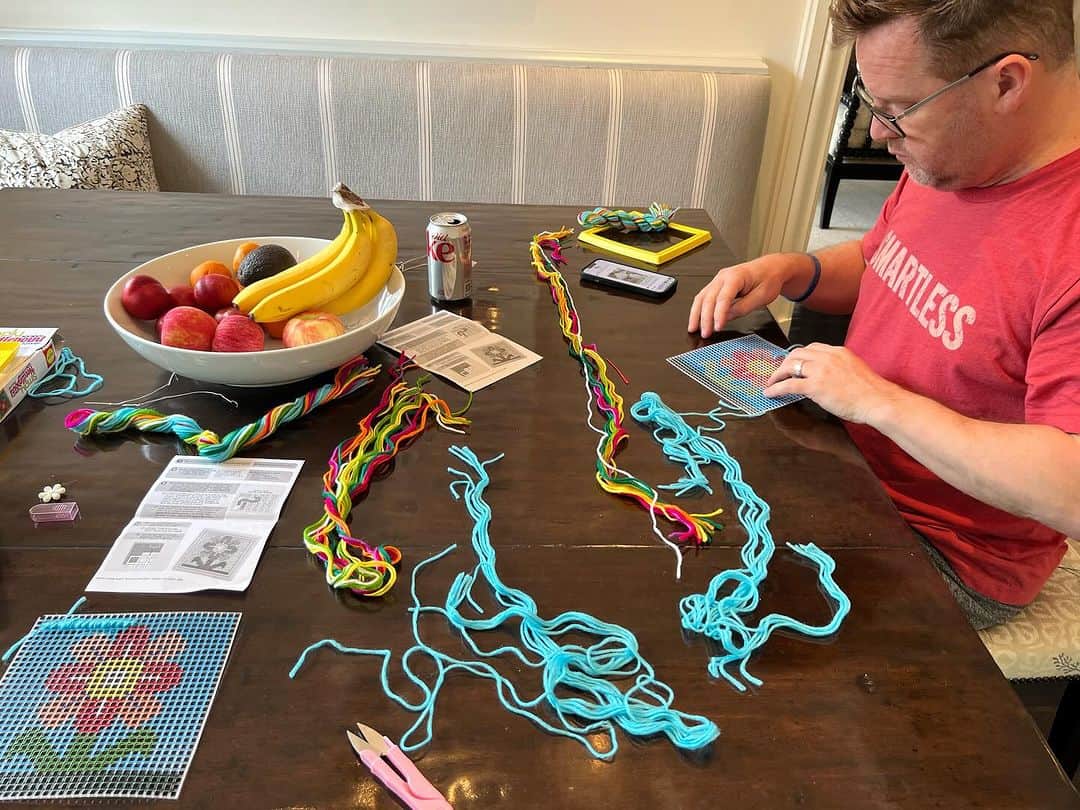 ショーン・ヘイズのインスタグラム：「To try and incorporate some relaxing activity in our lives, Scotty and I tried needlepoint.  For 5 year olds.  Still couldn’t do it.  I give up.」