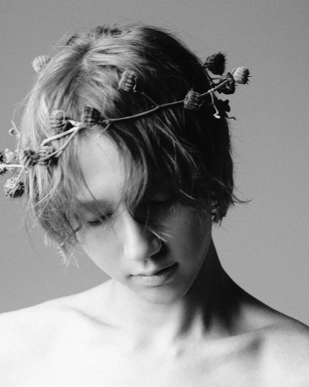イェソンのインスタグラム：「Living today by capturing every moment without any regrets even when you look back. #Unfading_Sense」