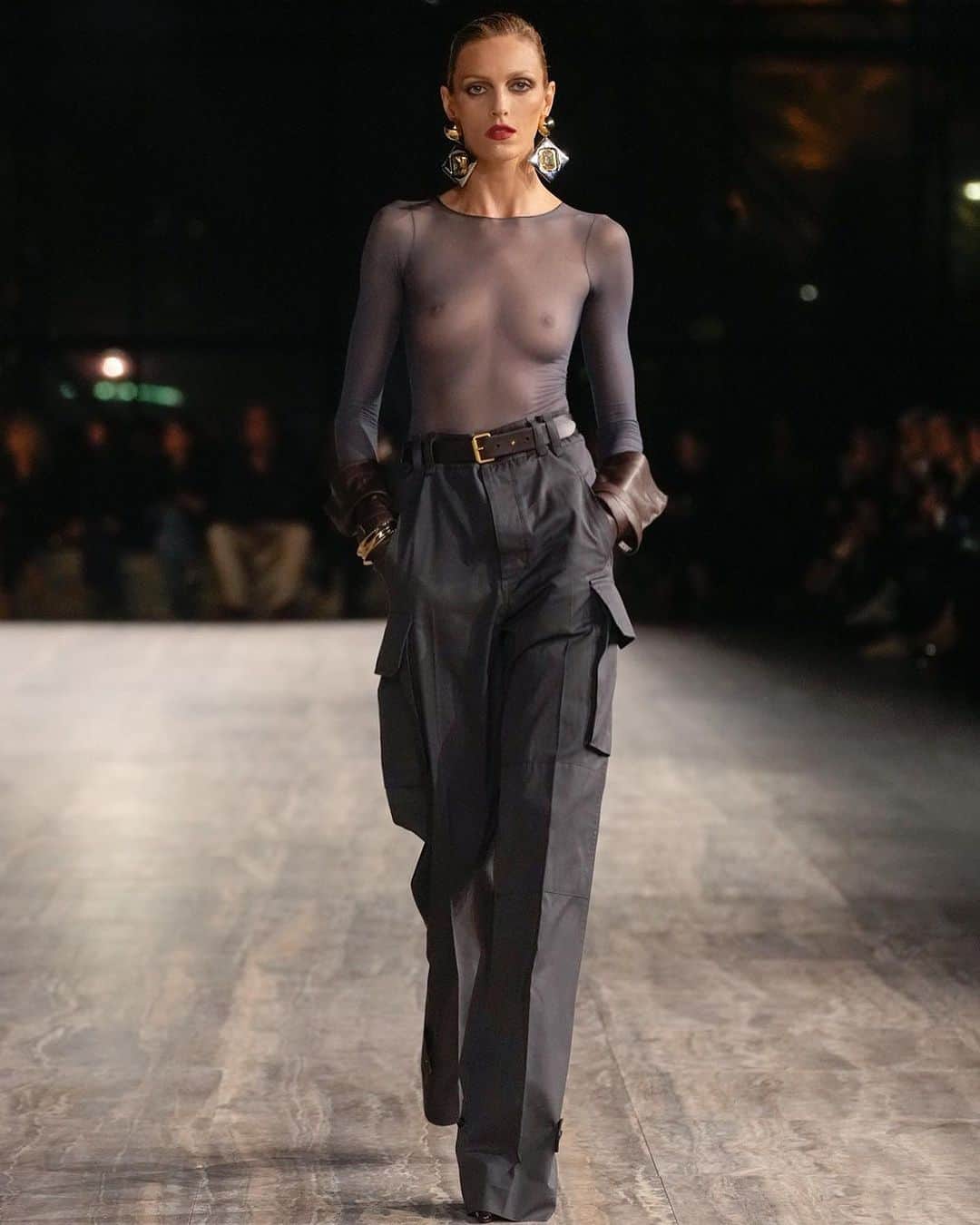 アニヤ・ルービックのインスタグラム：「Loved every part of it!   Saint Laurent by  Anthony Vaccarello S/S24   #saintlaurent #anthonyvaccarello #ss24」