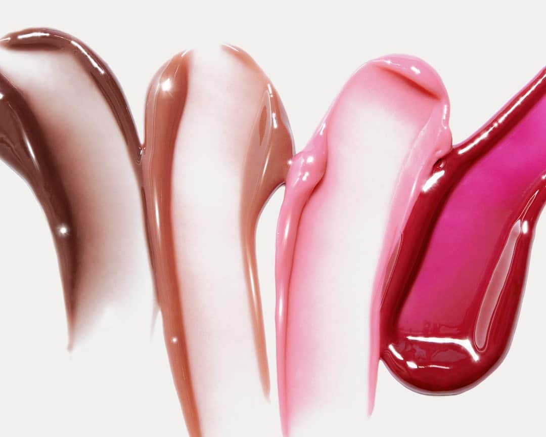 ハイレイ・ロード・ボールドウィンさんのインスタグラム写真 - (ハイレイ・ロード・ボールドウィンInstagram)「JUST ARRIVED: THE LIP TINTS 🎀  your new day-to-night-out lip essential. 4 sheer-but-buildable shades for a rich gloss of natural, tinted hydration:   ☕️espresso: rich brown  🍞toast: rose taupe 🩰ribbon: sheer pink 🍷raspberry jelly: crushed berry  + rhode is officially available in france, germany, ireland, italy, and spain 🫶  drizzle it on. only at rhodeskin.com ✨」9月29日 1時00分 - haileybieber