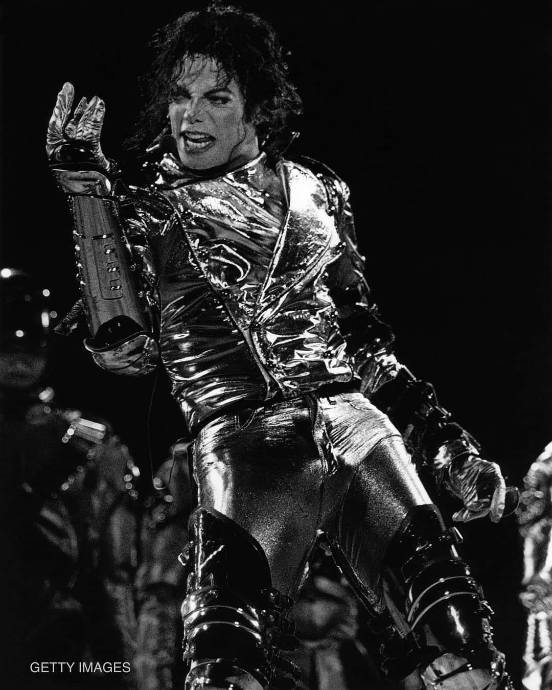 マイケル・ジャクソンのインスタグラム：「Michael’s HIStory world tour kicked off in Europe in September of 1996 and finished just over a year later in South Africa. On this date in 1996, Michael gave his first of three performances in Amsterdam.」