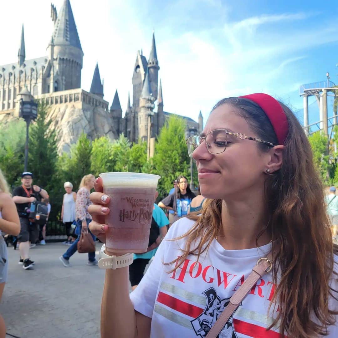 アイリーン・シラグサのインスタグラム：「Tell me one last thing,” said Harry. “Is this real? Or has this been happening inside my head?”  Dumbledore beamed at him, and his voice sounded loud and strong in Harry’s ears even though the bright mist was descending again, obscuring his figure.  “Of course it is happening inside your head, Harry, but why on earth should that mean that it is not real?  🫶🕯✨️ #dreamholiday #harrypotter #universalstudios #Orlando #holydays #lavelocistacongliocchiali」