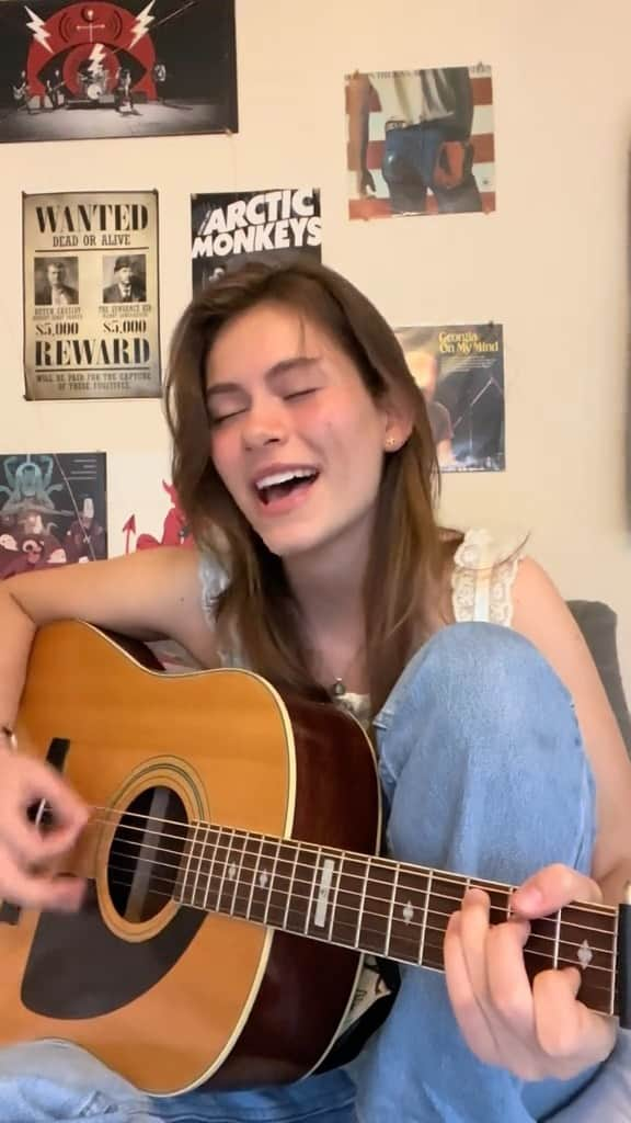 The Lumineersのインスタグラム：「Love this cover of ‘Cleopatra’ from @loulousafran 💙 #lumineersreharmonized」