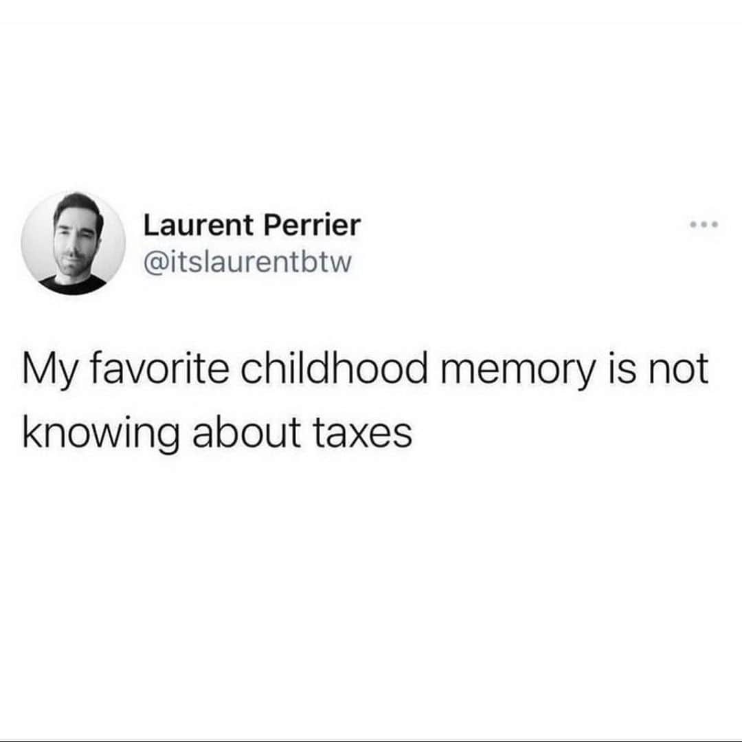 Alexia Clarkさんのインスタグラム写真 - (Alexia ClarkInstagram)「Happy Thursdayyyy! Which one of these memes is your favorite?! 😂😂 these are the best ones I’ve seen this week!  My favorite one is about childhood memories 🤣🤣🤣   www.Alexia-Clark.com   #memes #taxes #funny」9月29日 1時48分 - alexia_clark