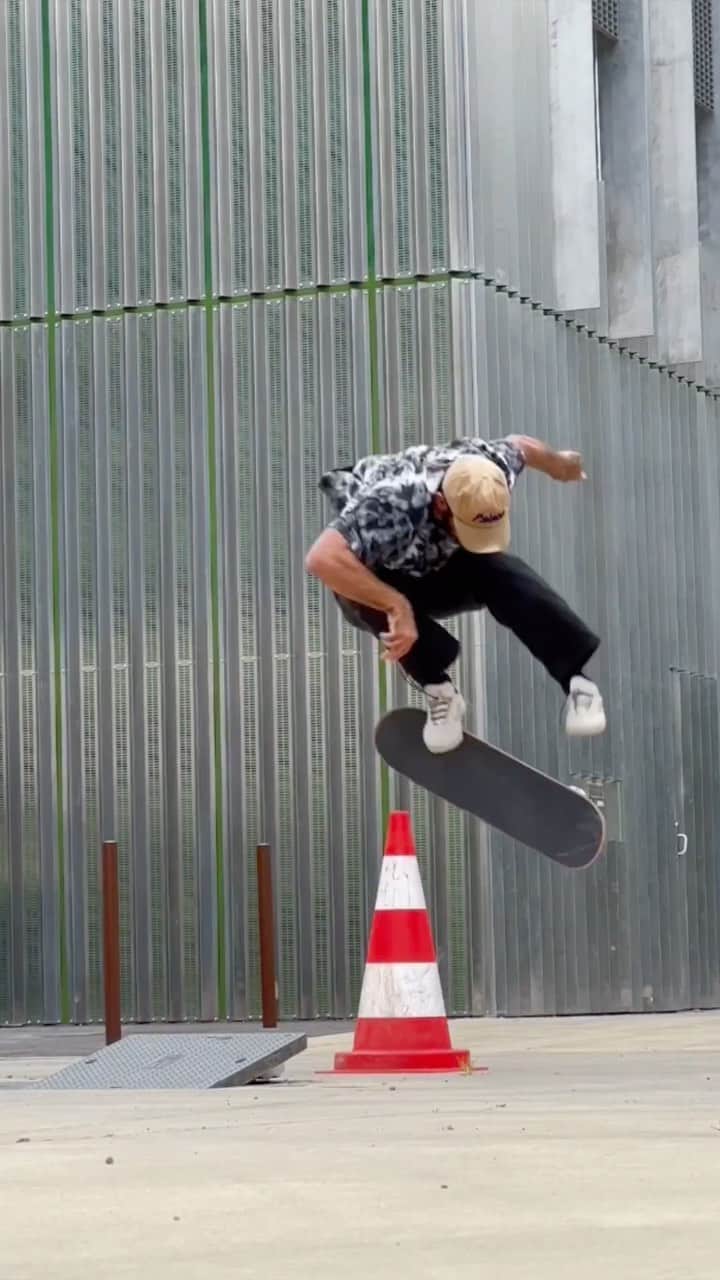 adidas Skateboardingのインスタグラム：「/// The Puig, available now in select skate shops and online at adidas.com/skateboarding  📹 @philzwijsen  #adidasSkateboarding #LucasPuig」