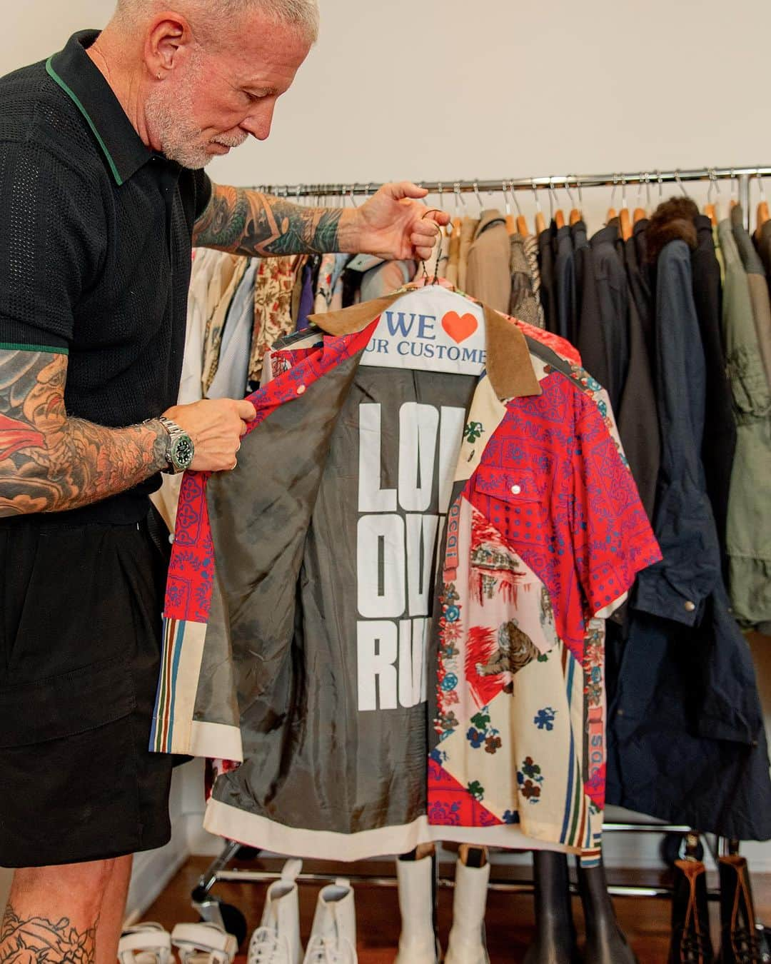 ニック･ウースタさんのインスタグラム写真 - (ニック･ウースタInstagram)「Nick Wooster’s inaugural collection for Basic.Space features a self-curated selection of over 130 coveted menswear pieces and accessories from his personal closet, and includes designs from Comme des Garcons, Rick Owens, Bode and ERL. Now available exclusively on Basic.Space.」9月29日 1時50分 - nickwooster