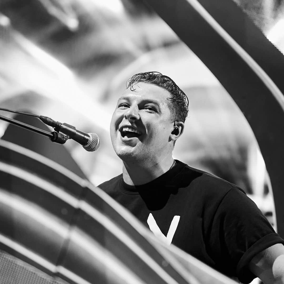 ジョン・ニューマンさんのインスタグラム写真 - (ジョン・ニューマンInstagram)「Closed @tomorrowland presents @ushuaiaibiza last night! Thankyou every single one of you for your energy and love!!! Love you guys x」9月29日 1時54分 - johnnewmanmusic