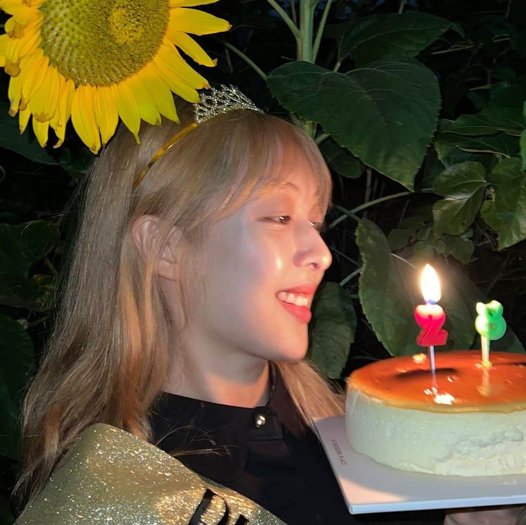 キム・ボラのインスタグラム：「🌻0928 다시.. 한..번.. 감사합니다🌻」