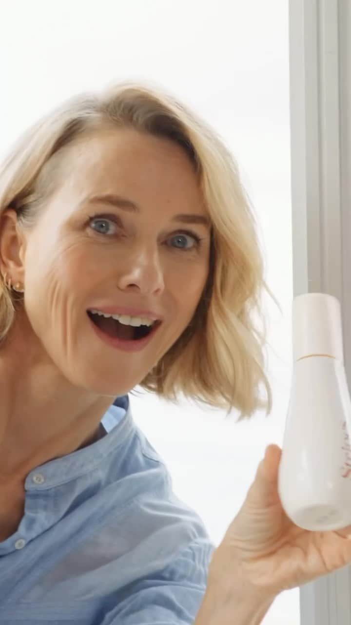ベン・ワッツのインスタグラム：「Massive happy birthday sis @naomiwatts …… please excuse the shameless self promotion 😊😊 new work wiv @iam_stripes 🎥 @eriknswain #goodvibes #motion #naomiwatts #benwatts」