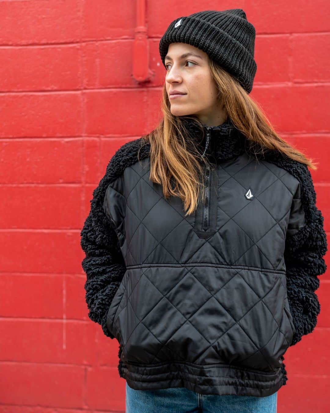 Volcom Women'sのインスタグラム：「Layers for wearing on and off the hill as well as keeping you warm and stoked! 😊vol.cm/snow @volcomsnow   #volcomouterwear」