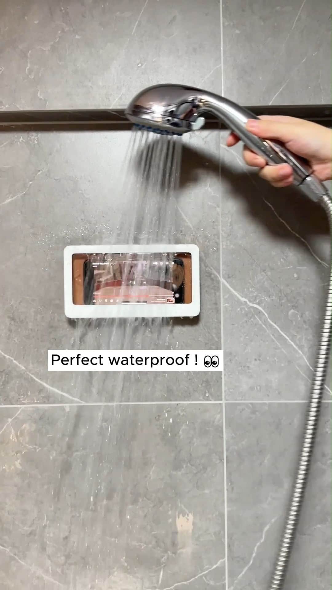 SHEINのインスタグラム：「Wash 'n' watch at the same time with our waterproof shower phone holder 📱🫧🚿  🔎19712295  #SHEIN #SHEINforAll #SHEINstyle #fashion #chic #saveinstyle」