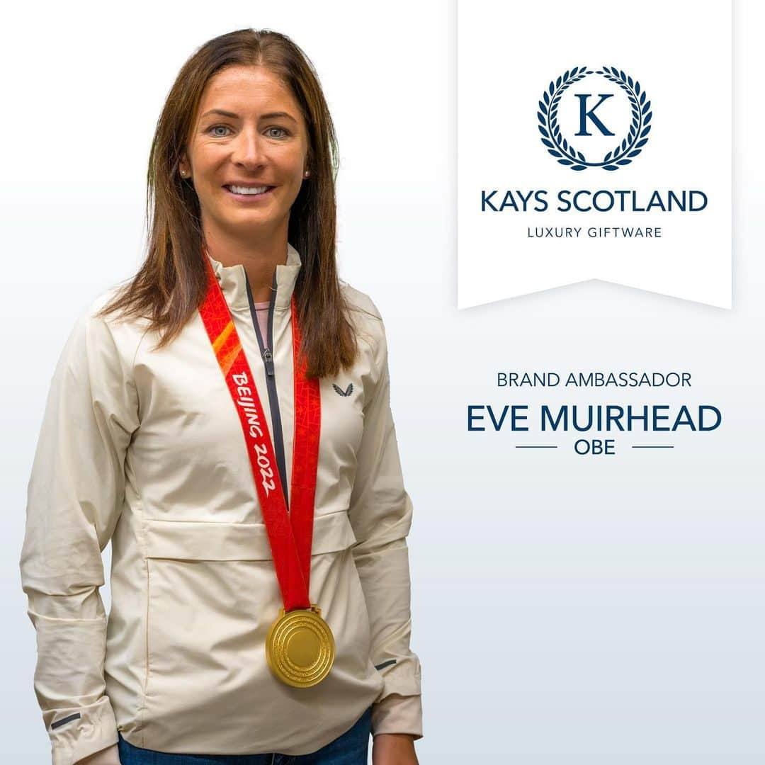 イブ・ミュアヘッドのインスタグラム：「Very exciting times ahead @kayscurling looking forward to being part of the team! 🥌   ⬇️ “Say hello to our new brand ambassador, Olympic gold medal winner Eve Muirhead OBE. Eve will be working with Kays to spread the word about the world's best curling stones and our fabulous luxury giftware. We are delighted to have her on board and look forward to her insight into growing the Kays brand globally”」