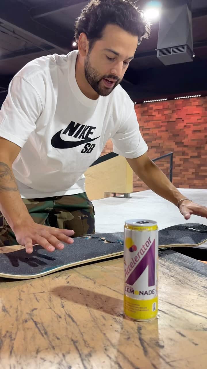 のインスタグラム：「And deep breath in 😂 @drinkaccelerator」