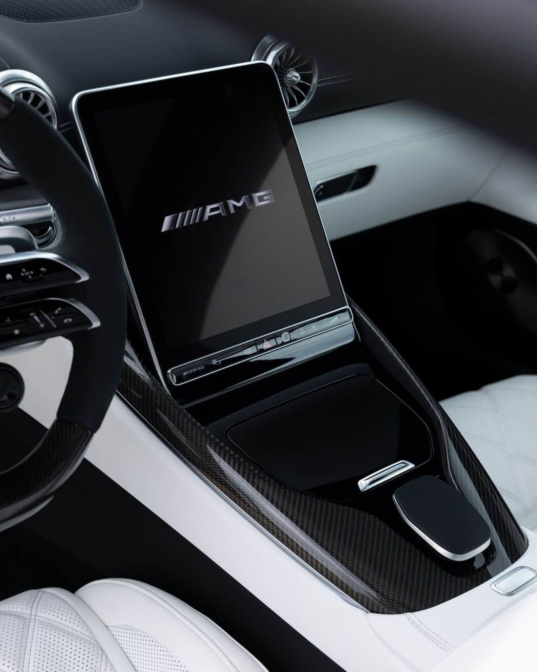 メルセデス・ベンツさんのインスタグラム写真 - (メルセデス・ベンツInstagram)「Let the new @mercedesamg #GT63 be your companion on a journey like no other.   #MercedesBenz #MercedesAMG #AMG   [Mercedes-AMG GT 63 4MATIC+ | WLTP: Kraftstoffverbrauch kombiniert: 14,1 l/ 100 km | CO2-Emissionen kombiniert: 319 g/km | mb4.me/DAT-Leitfaden]」9月29日 3時00分 - mercedesbenz