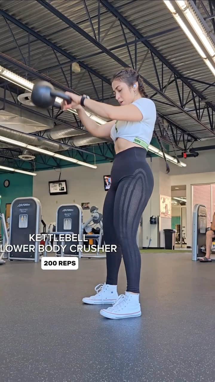 Squatsのインスタグラム：「Kettlebell Only Workout 💥 @fit_withvv - #squats #legs #glutes #fitness #gym #workout #fitnessmotivation #kettlebell #kettlebellworkout #exercise #training」