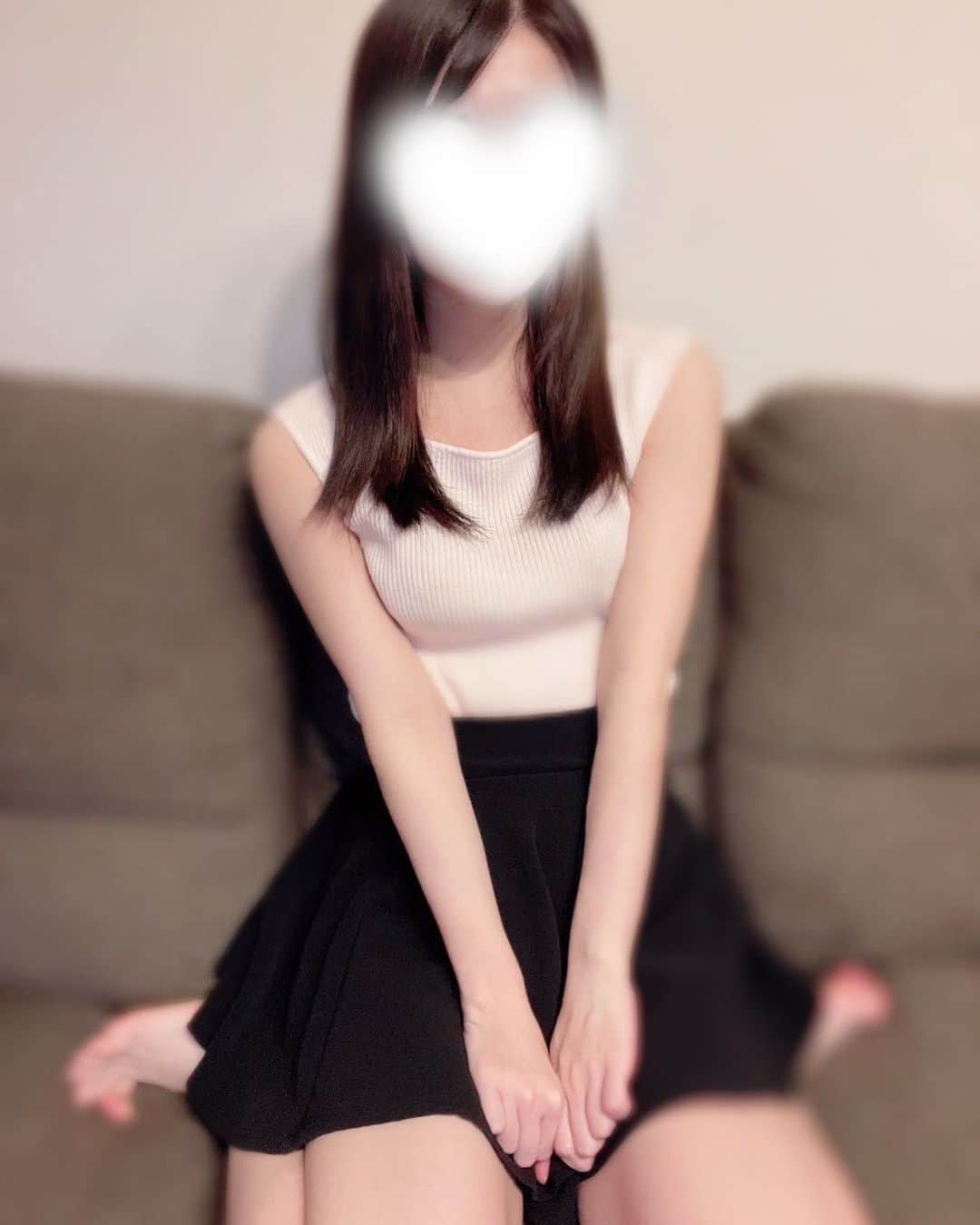 のインスタグラム：「みあ（22） B82（B）W51 H81  ご新規様初回限定‼️ 初回限定オープン記念お試しキャンペーン😳💨  🌟全コース2000円引⭐️ ※LEONを初めてご利用いただける方限定の割引となっております。  電話番号 / 070-9053-4471 営業時間 / 10:00~翌6:00(最終受付5:00) 最寄り駅 / 地下鉄南北線 中島公園駅徒歩3分  ご予約はInstagramのDMからもOK🫢💖 お待ちしております🙇‍♀️ @sapporo_leon  #メンズエステLEON #LEON #メンズエステ #メンズエステ求人 #メンズエステ嬢 #メンズエステ好きな人と繋がりたい #メンズエステ好き #メンズエステランキング #メンズエステティシャン #メンズエステ札幌 #メンズエステセラピスト #メンズエステサロン #アロマ #エステ #マッサージ #札幌メンエス #メンエス #メンエス札幌 #メンエス嬢 #メンエス好きな人と繋がりたい #オイルマッサージ #完全個室 #すすきの #中島公園 #かわいい #嬢 #北海道 #すすきの遊び」