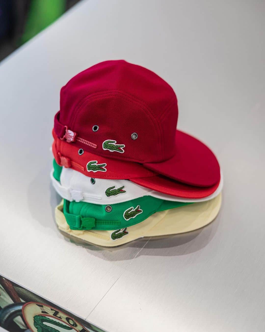 Lacosteさんのインスタグラム写真 - (LacosteInstagram)「The 90 years celebration continues during Paris Fashion Week at the Lacoste Vintage Shop 🐊 Find unique vintage clothes, girolles cap reeditions and deadstock pieces curated by @bleumode  New arrivals every day.  Open 29/30 sept - 83 rue de Turenne 📍 Paris.  12-8 pm - free entrance.」9月29日 3時13分 - lacoste