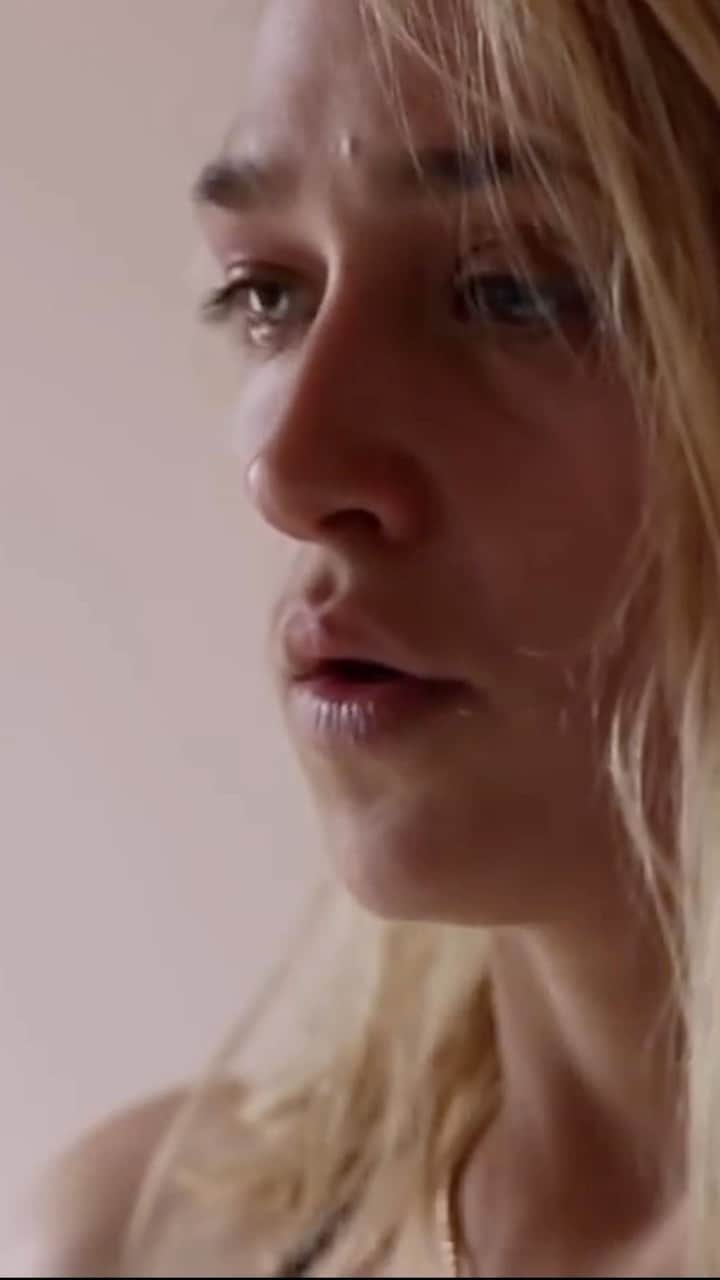 のインスタグラム：「Hard to believe it was 7 years ago when @jemima_jo_kirke broke into my apartment while I was out of town to secretly film a music video for my first ever single. It’s still of my all time favorites.」