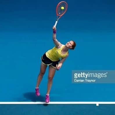 アリソン・バン・アイトバンクのインスタグラム：「After 8 hard months, I am finally able to compete again. Leaving to Reims on sunday 💪  Even though these were hard months I had a bit more time to have my Family and friend by my side. Got married and Got to spend a bit more time with me nephews 😀 Thanks to my wife for the continious support @vermeirenemilie ❤️ Thanks to my coach @ann.devries.y to keep helling me Thanks to @woutdemin @jancnudde @jens.dd for all getting me back on track #thanksteam #readytorumble   #hubo  #filatennis  #headtennis_official  #wcupnutrition  #signumpro」
