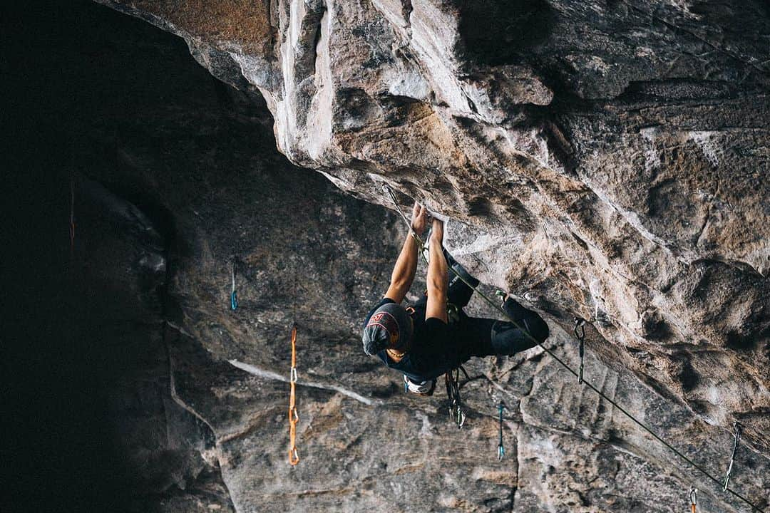 ドメン・スコフィッチさんのインスタグラム写真 - (ドメン・スコフィッチInstagram)「🇳🇴 Flatanger #3 was a total blast 💥   Hype for climbing hasn’t been that high for quite a while 🔥  📸 by Nodum sports / @moritz.klee」9月29日 3時42分 - domen_skofic