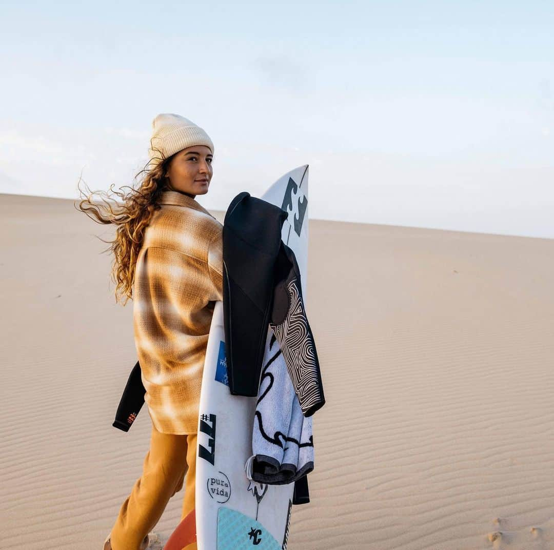 Luana Silvaさんのインスタグラム写真 - (Luana SilvaInstagram)「Wandering in the dunes..🇲🇦 🐪 @billabongwomens #adventuredivision」9月29日 3時54分 - luanasilva__