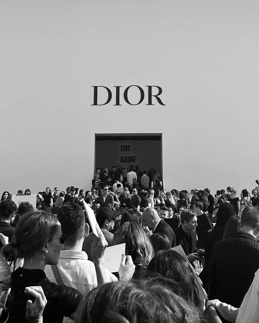 エル・マクファーソンさんのインスタグラム写真 - (エル・マクファーソンInstagram)「“Individuality will always be one of the conditions of real elegance “- Christian Dior. ….@dior @mathildefavier」9月29日 4時16分 - ellemacpherson