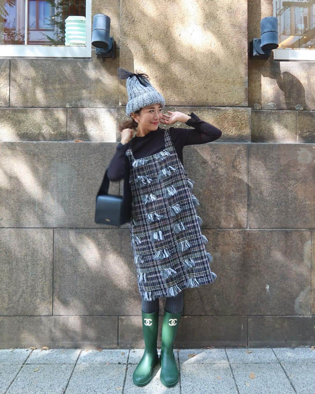 Mai Wakimizuさんのインスタグラム写真 - (Mai WakimizuInstagram)「popupのご案内をしたその日からご質問が絶えなかったフリンジジャンパースカート！カラー違いはgray♡見れば見るほど可愛いでしかないんです♡このスタイリング、我ながらめちゃくちゃ私っぽい。笑 modisteさんとのコラボ帽子もようやく完成して心躍りながらの撮影でした＼(^o^)／笑 インナーのシアーカットソー、popupでも発売あります♡ jumper skirt:#linkable @linkable_official(popup先行発売予定) beanie:#modiste @mooooodiste×#linkable @linkable_official(popup先行予約販売予定)」9月29日 13時48分 - wakkin__m